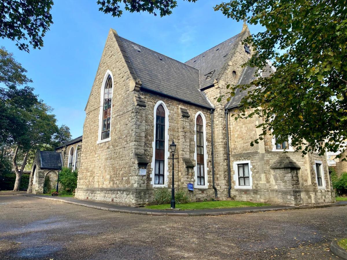Rare 1-Bed Church Converted Apartment In London Bagian luar foto