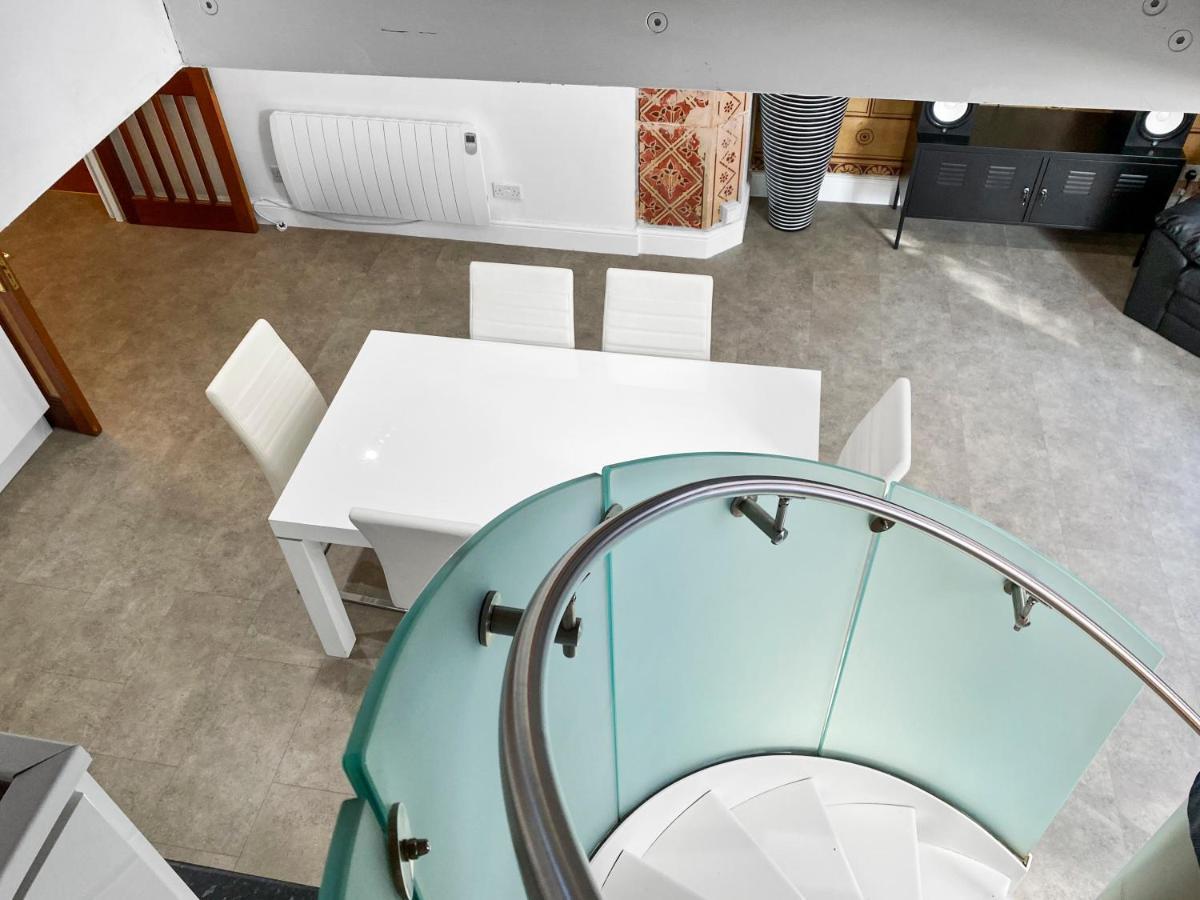 Rare 1-Bed Church Converted Apartment In London Bagian luar foto