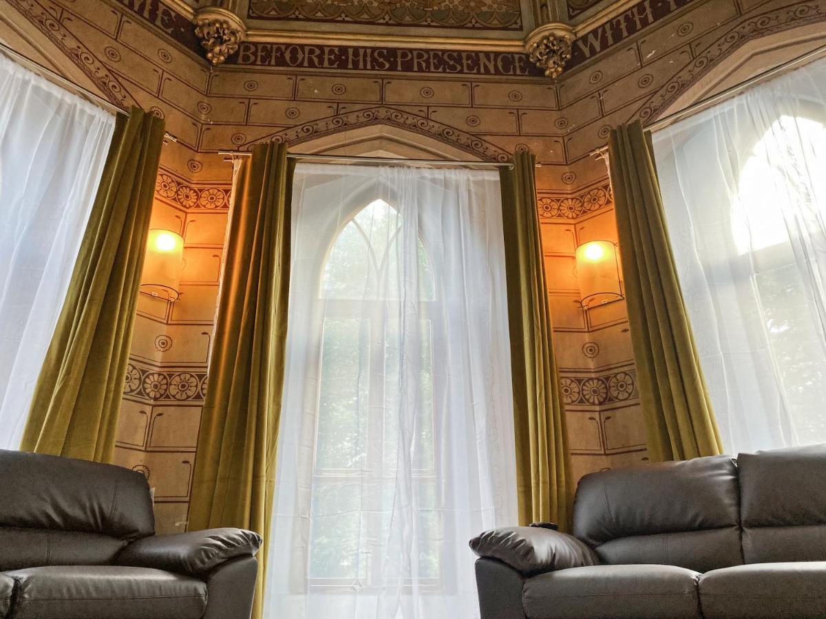 Rare 1-Bed Church Converted Apartment In London Bagian luar foto