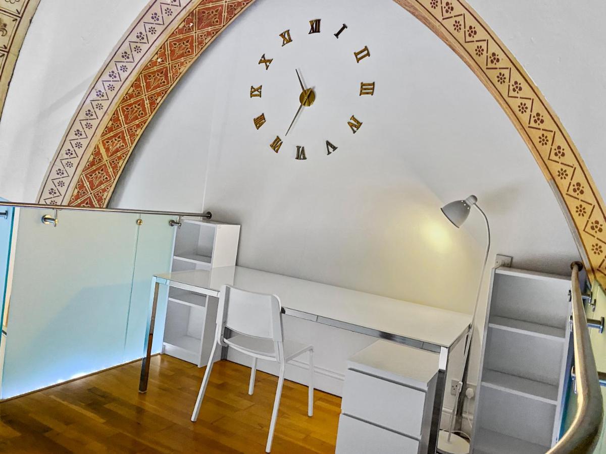 Rare 1-Bed Church Converted Apartment In London Bagian luar foto
