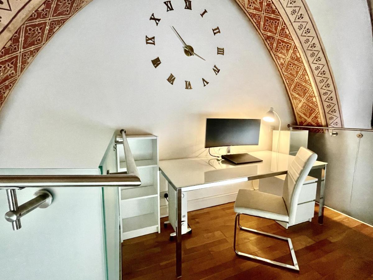 Rare 1-Bed Church Converted Apartment In London Bagian luar foto